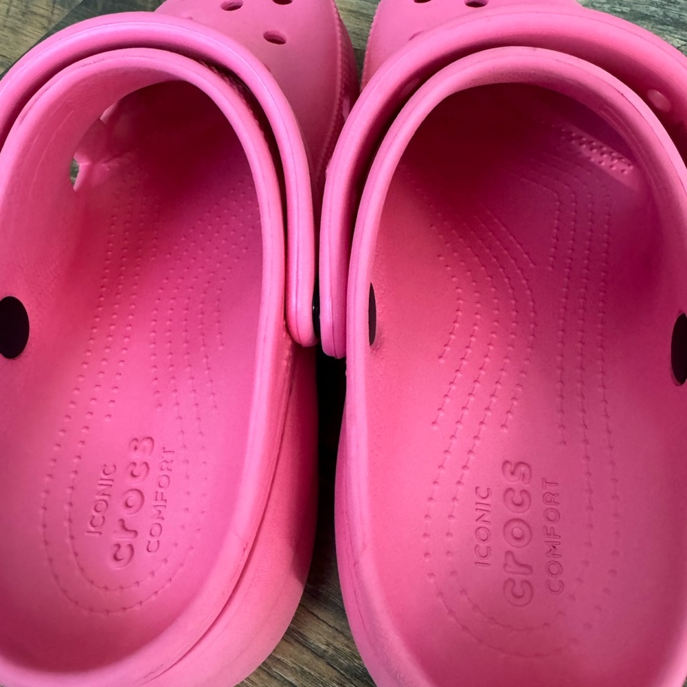 Crocs Womens Classic Platform Clog, size 5. - Picture 3 of 6